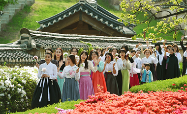 누구나 함께 즐기는 한복문화축제의 시작 