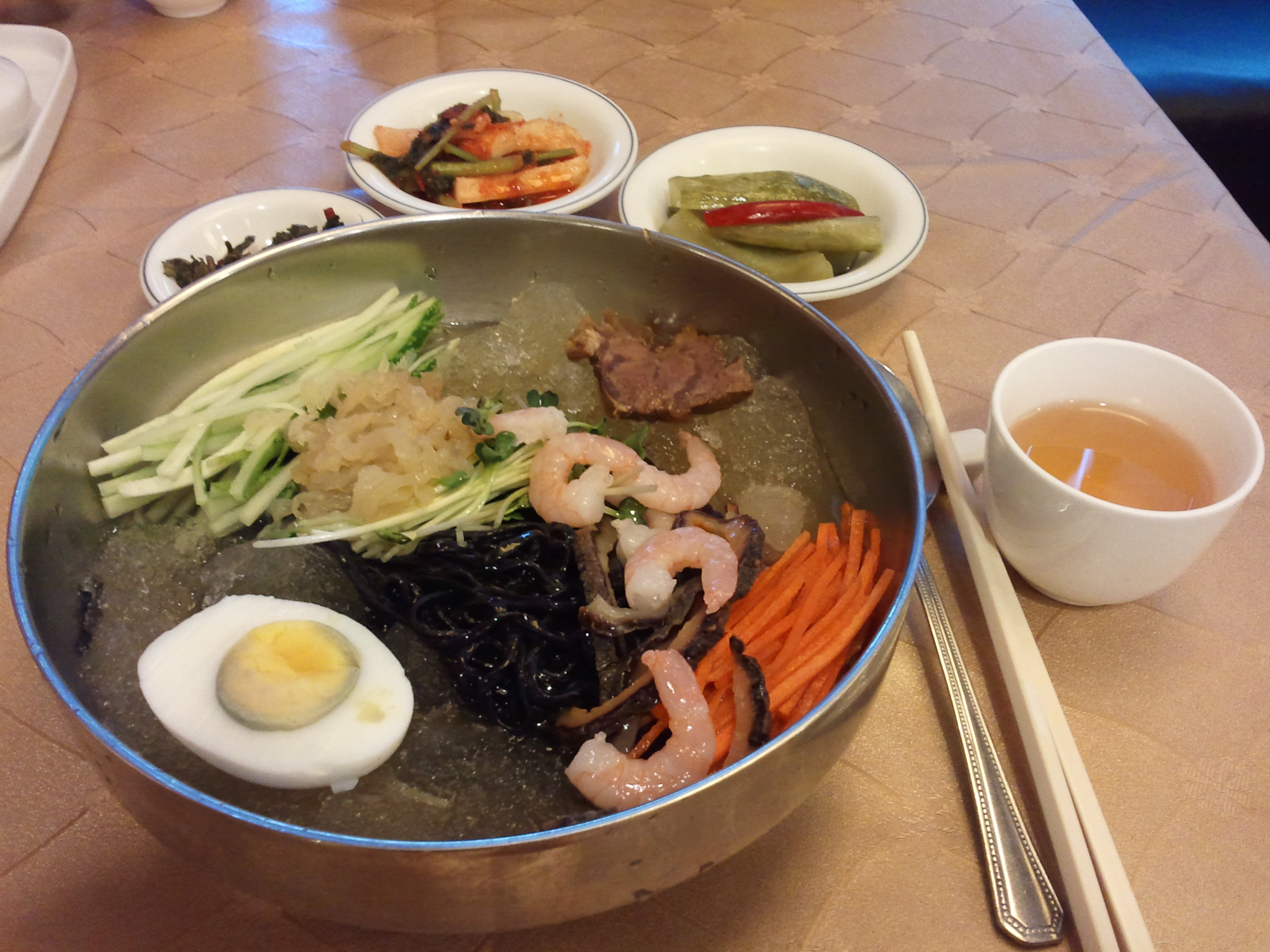 먹물냉면